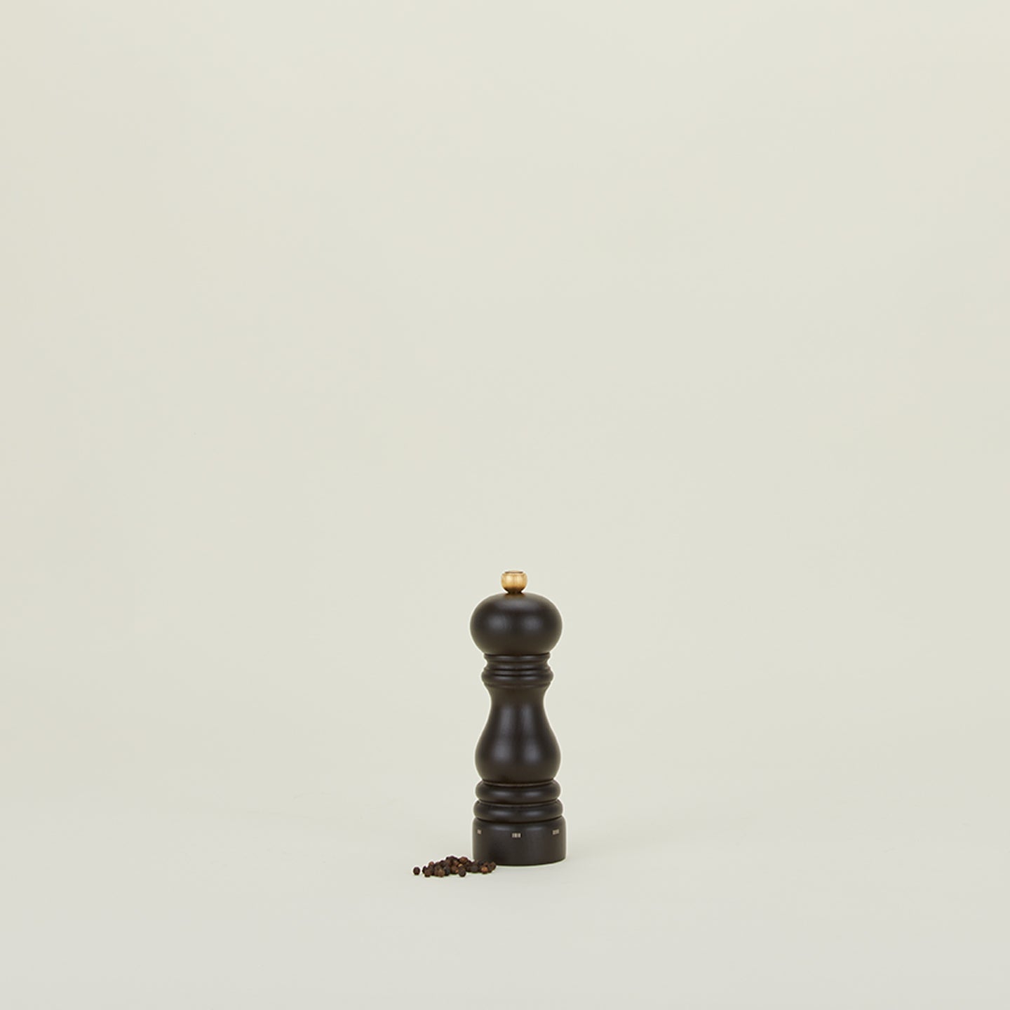 Small Classic Pepper Mill in black.