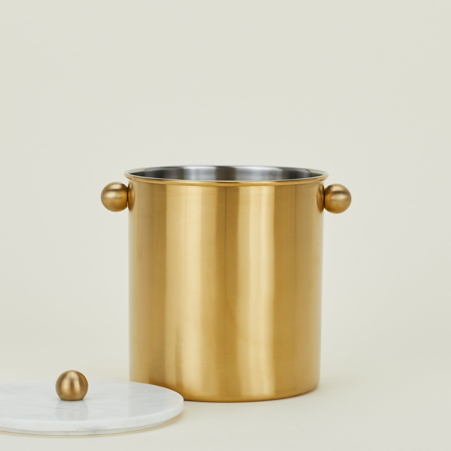 Simple Ice Bucket with lid removed.