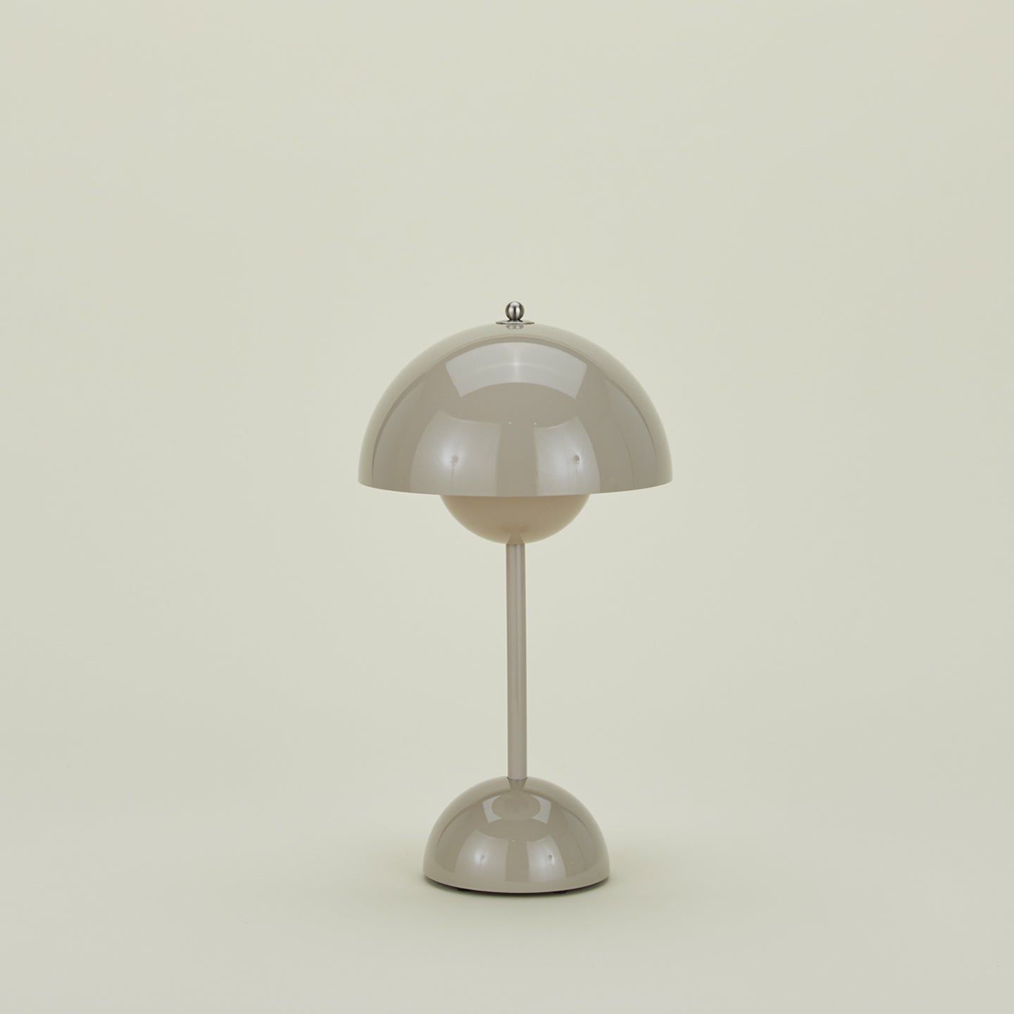 Flowerpot portable lantern in light grey