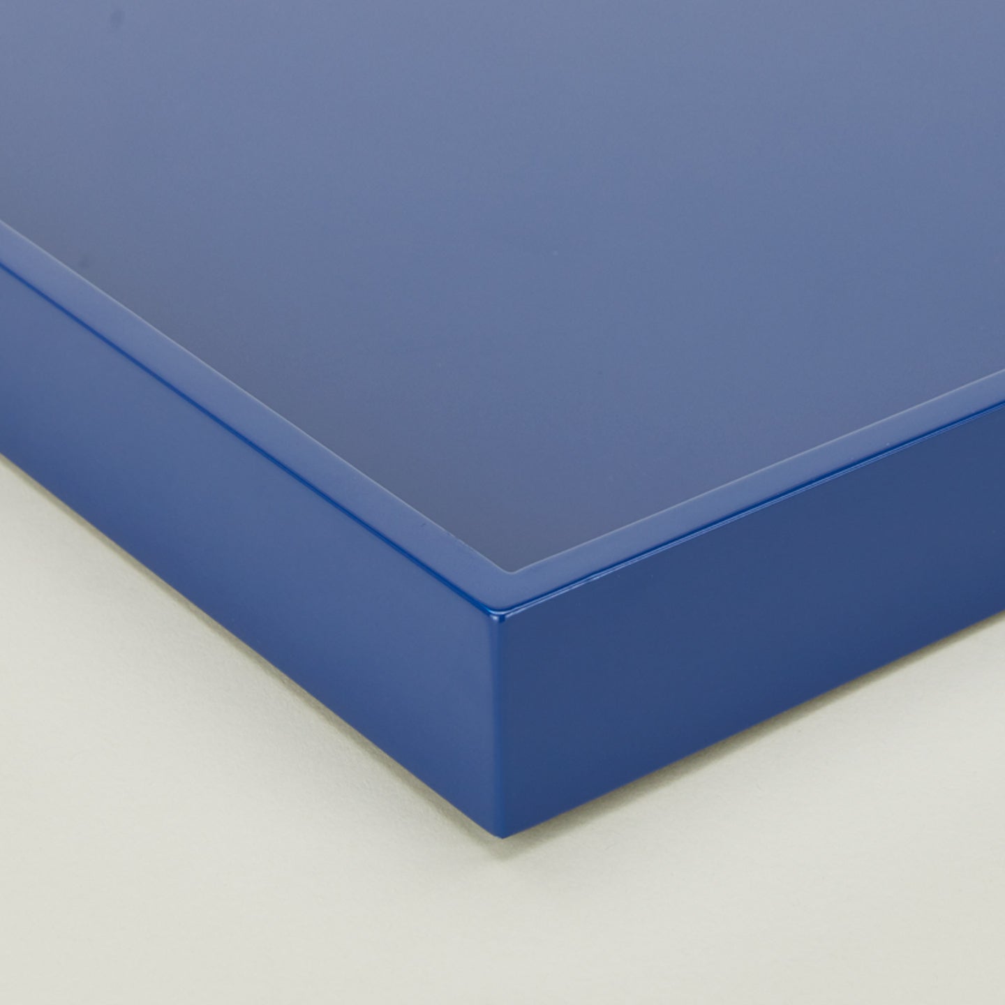 Detailed view of Large essential tray in cobalt