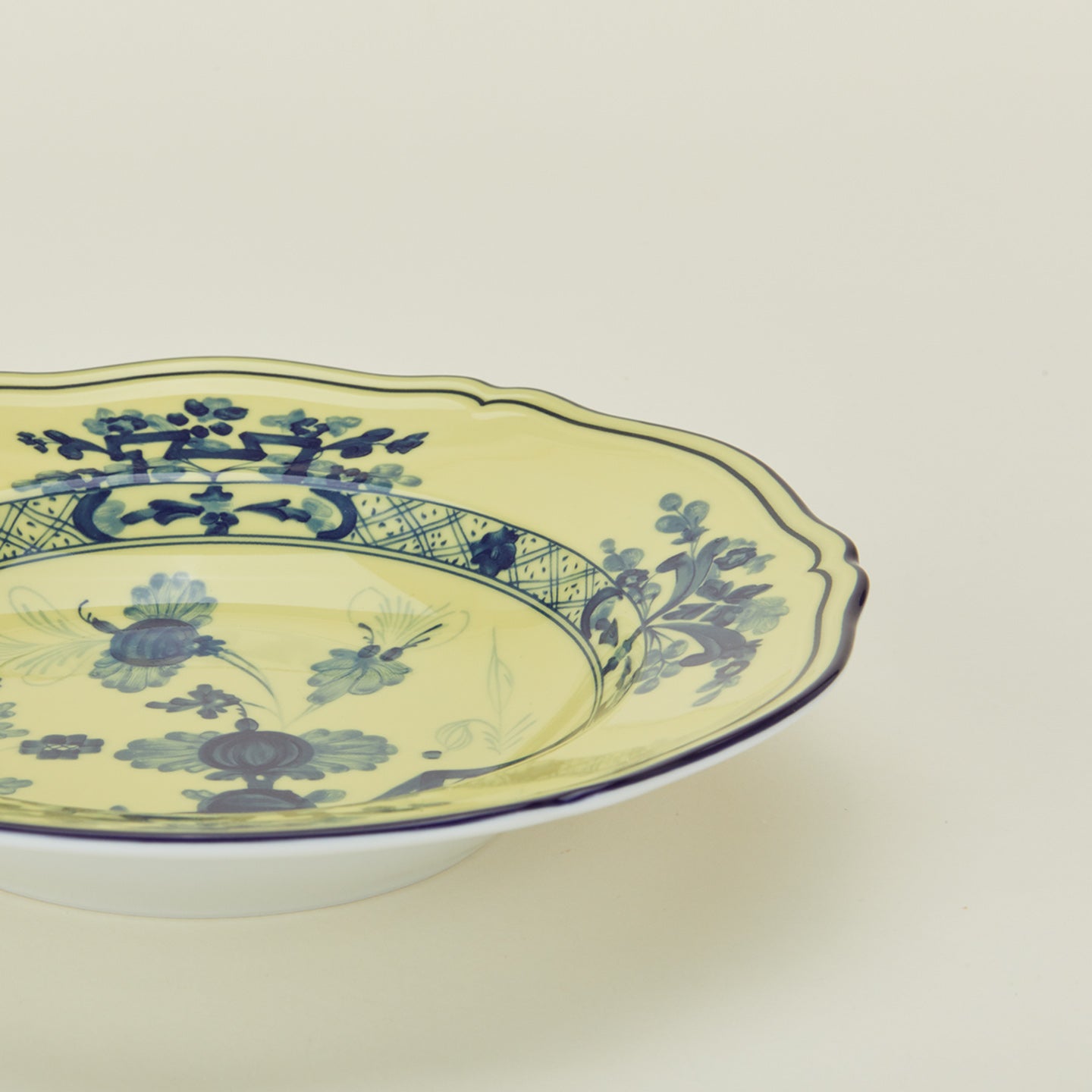 Ginori soup plate in citrino detail