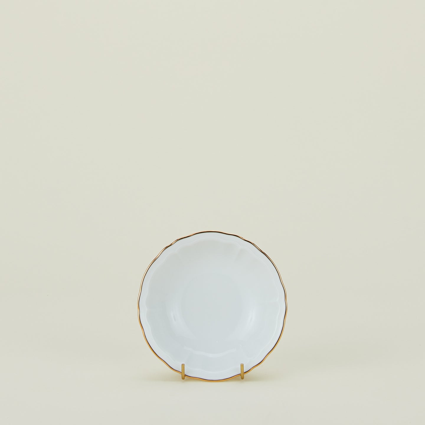 Ginori fruit bowl in white with gold rim