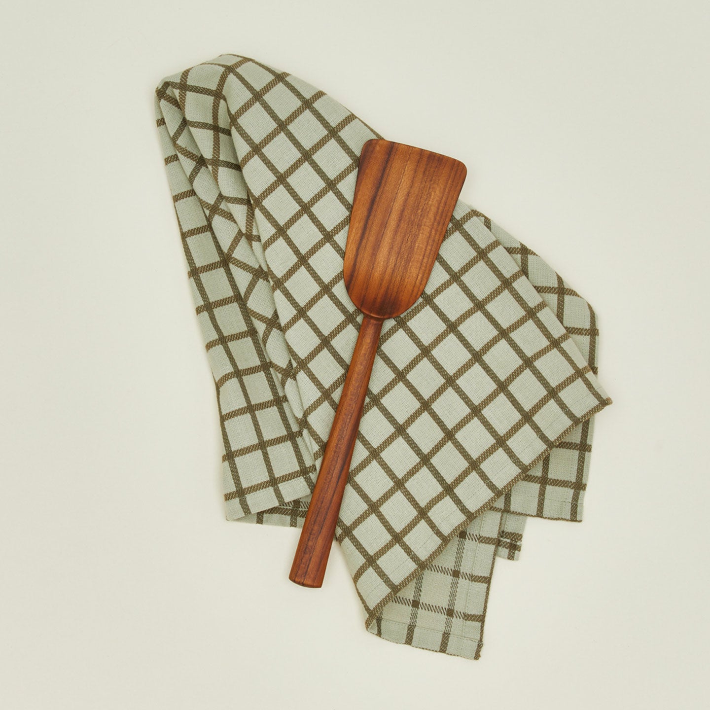 Teak wide spatula with kitchen towel