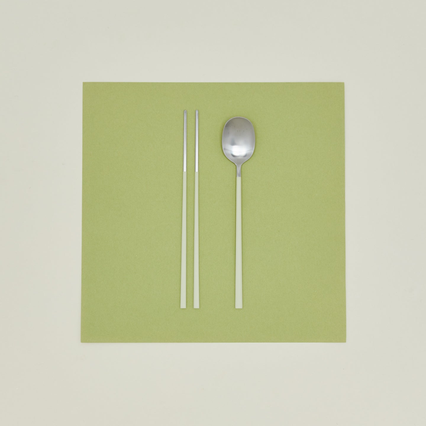 Illo spoon and chopstick set in mint