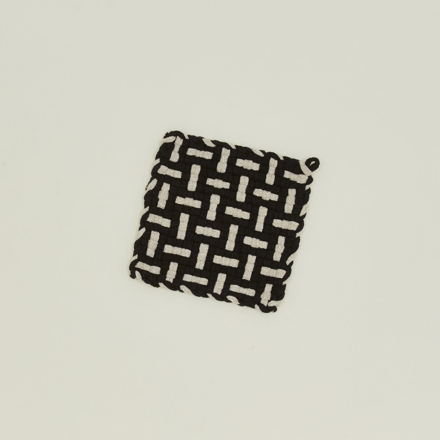 Parquet potholder in black and flax