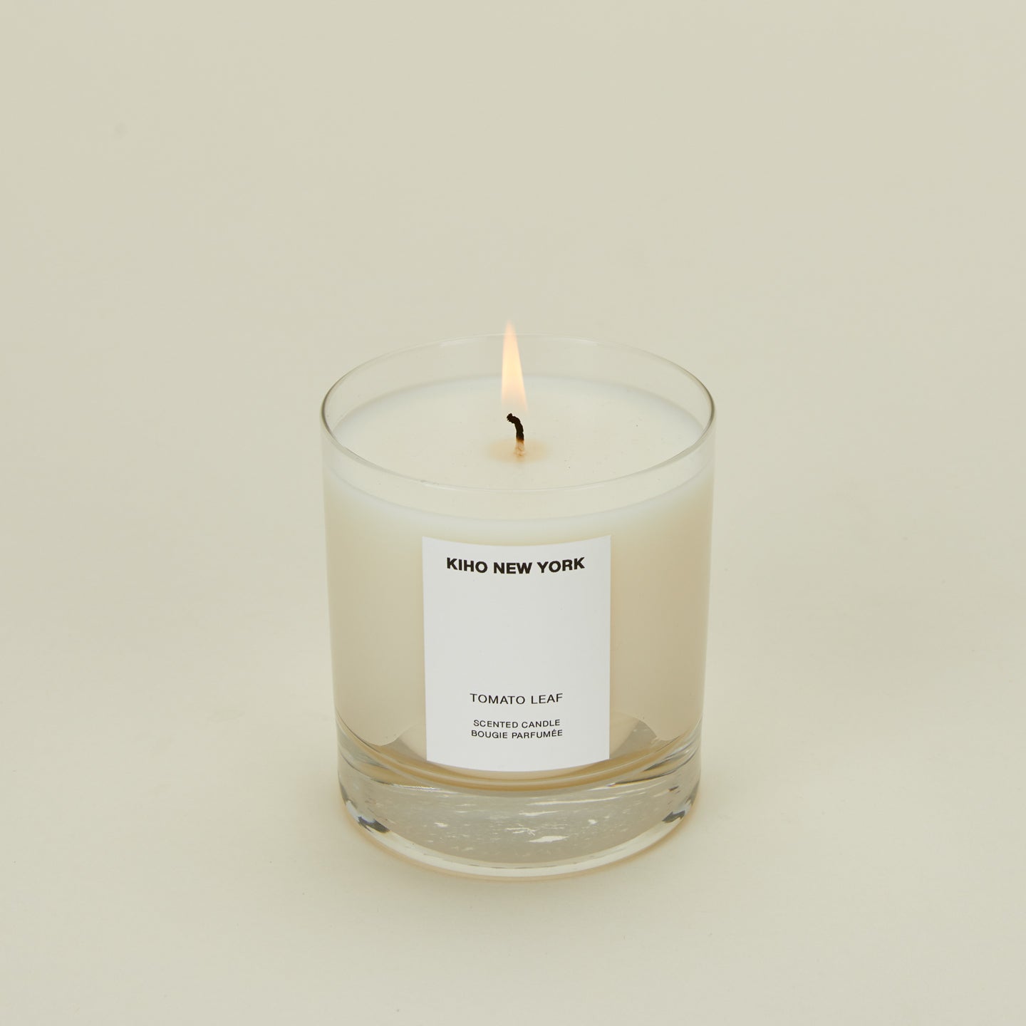 Close up view of Fruity tomato leaf candle