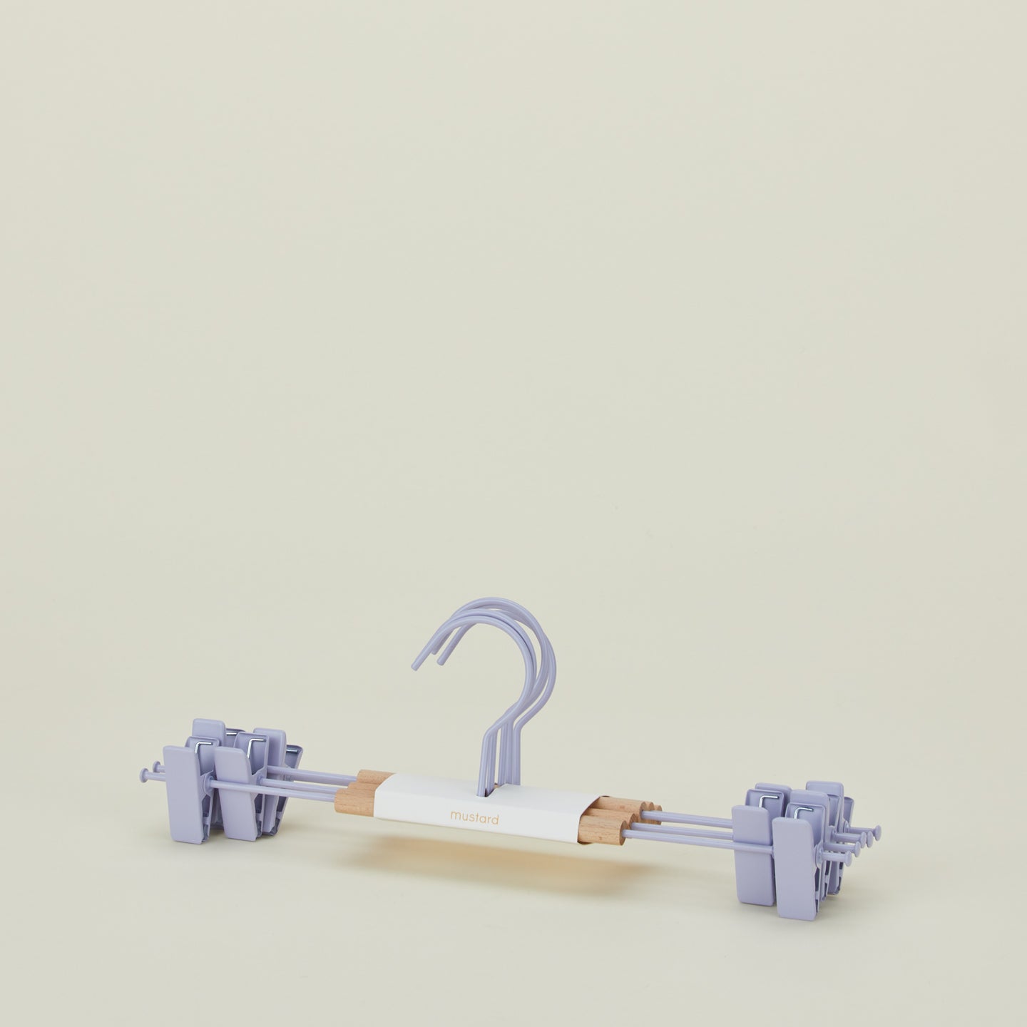 Clip hangers in lilac