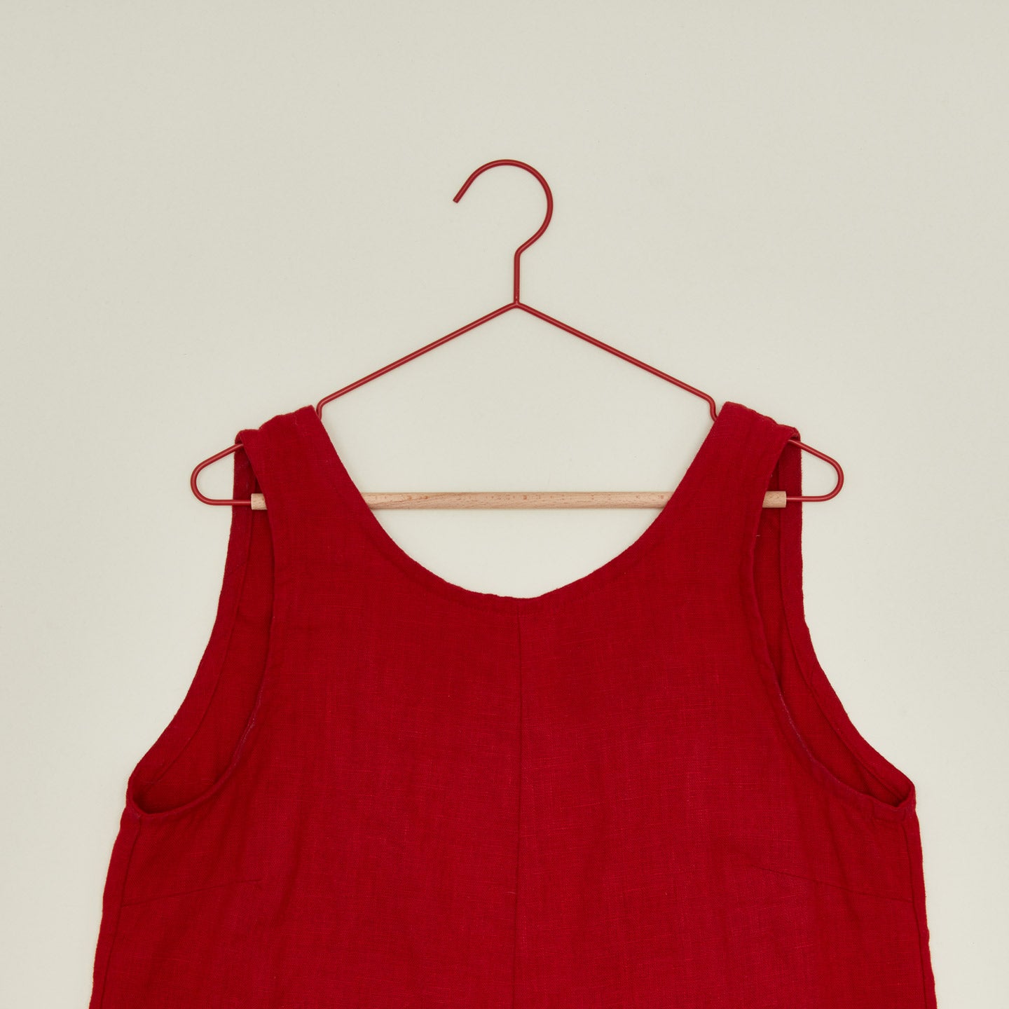 Top hanger in poppy with dress