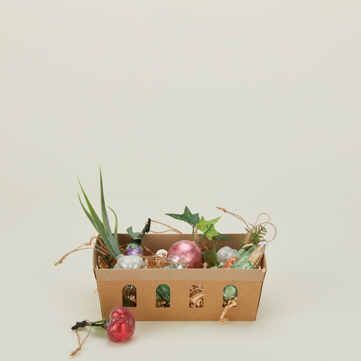 Veggie ornaments, set of 9 in a basket