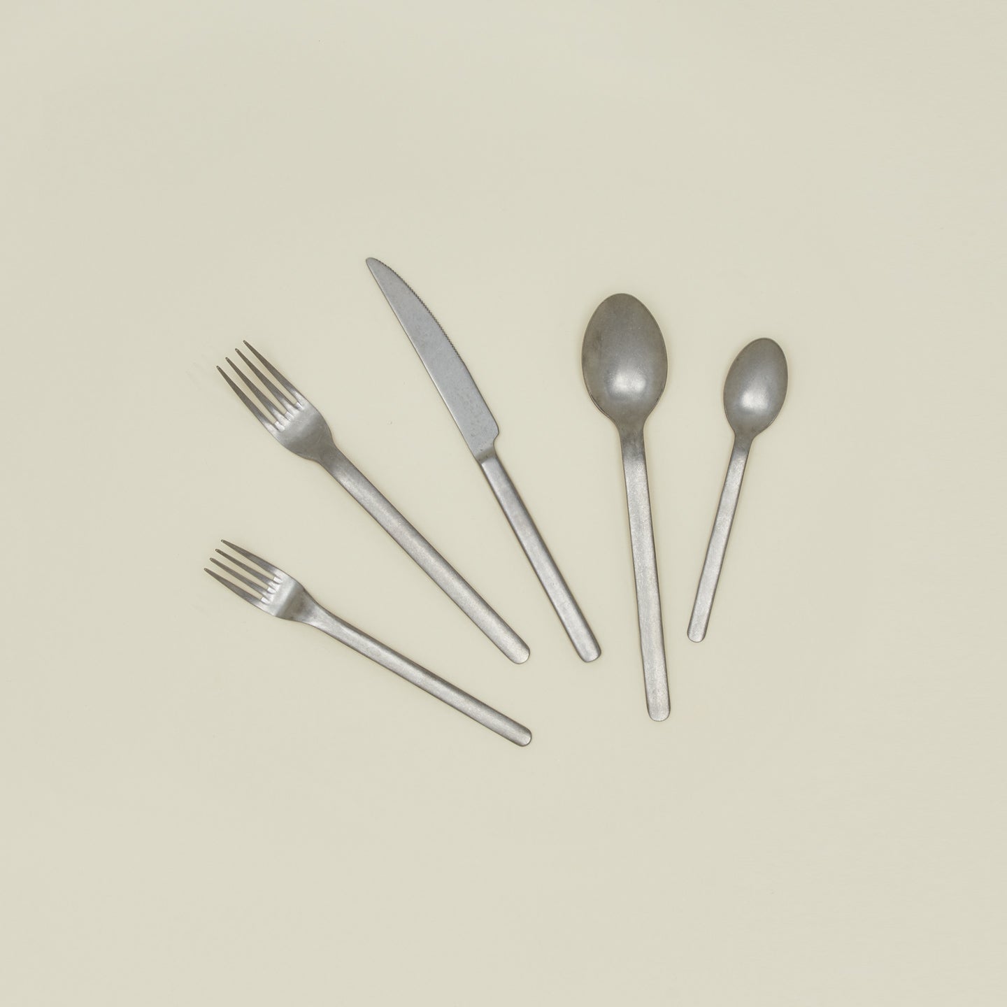 Loft 5 piece place setting