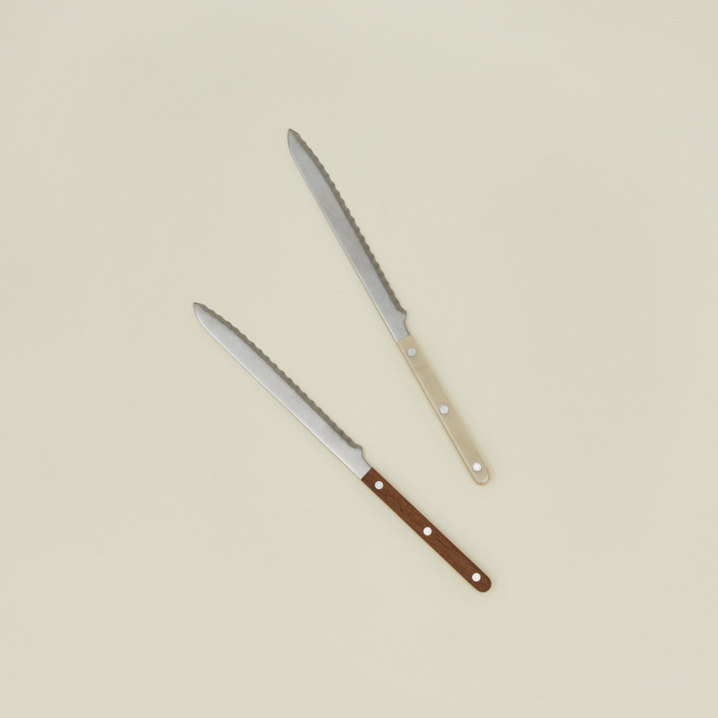 Bistrot bread knife in horn and teak
