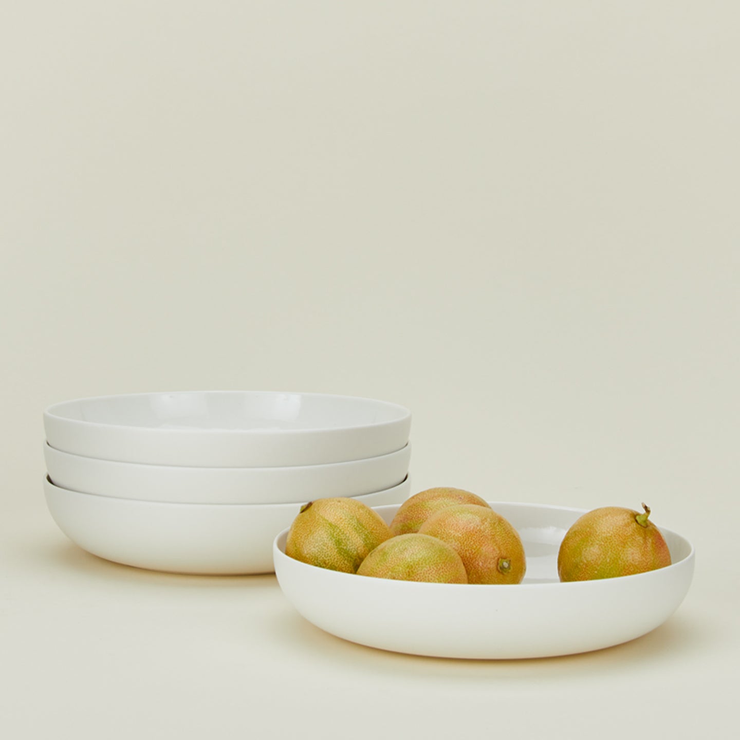 Simple porcelain low bowl set of 4 in white with pears